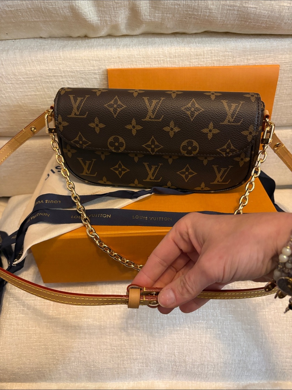 Louis Vuitton Monogram wallet on a chain Ivy - Picture 3 of 7